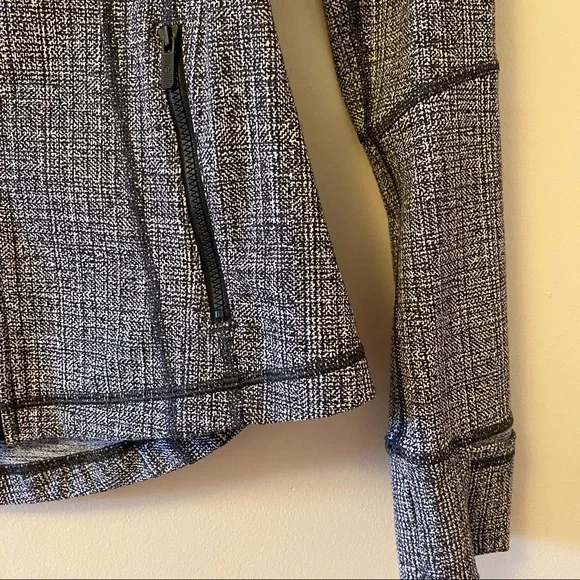 Lululemon Define Jacket in Black & White Herringbone Print Sz 6 - Picture 6 of 15
